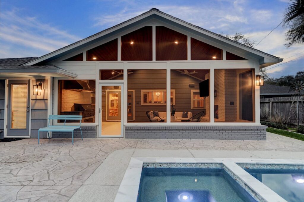 Contemporary Screened Porch in Houston