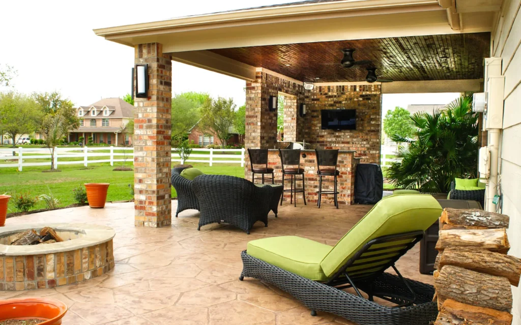 Patio Cover & Outdoor Kitchen in Pearland Estates